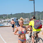 Second pic of Real Bikini Girls 