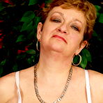 Second pic of [Mature NL] Big booty mama playing with her toy - IWantMature.com