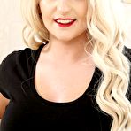 First pic of Lycia in Shorts