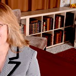 First pic of Horny American housewife feeling frisky