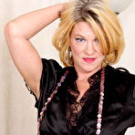 First pic of Hot and steamy American housewife stripping