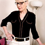 First pic of [Mature NL] Naughty British mature lady getting horny - IWantMature.com