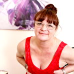 Second pic of Horny British mature woman Diane loves to get wet and wild