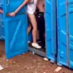 Third pic of Flagra carnaval 2018 de casal transando no banheiro qu&iacute;mico - Cnn Amador