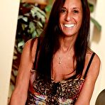 Second pic of [Karups Older Women] Tanned cougar Susie strips down - IWantMature.com