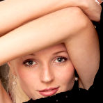 Second pic of Dress-wearing ponytailed blonde shows her cute orifices up close - aMetart.com