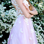 First pic of Elle Tan Lean Naked Babe