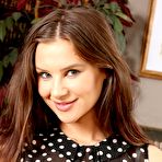 First pic of Saffron Brunette in Pantyhose