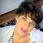 Second pic of KellyMature - freeoneslive.nl