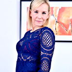 First pic of Naughty housewife from the UK getting wet and wild