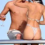 Third pic of Emily Ratajkowski shows shaved pussy