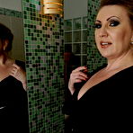 First pic of Naughty mature lady ready for her bath
