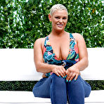 Second pic of Sara Bubble Butt Casting Couch HD - Prime Curves