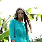 First pic of Free Elin strips outdoors baring her big titties and smooth pussy.