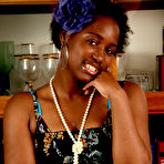 Fourth pic of Lee in Lee in black women