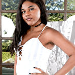 Fourth pic of Yara Skye in Yara Skye in black women