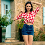 First pic of Sabrina G Takes off her Retro Shorts