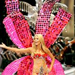 Fourth pic of Heidi Klum sexy in lingeries and bikinis runway shots