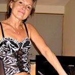 Third pic of Jola 45 Polish mature slut at HomeMoviesTube.com