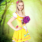 First pic of This perfect cutie has taken all her clothes off to embrace her perfectly shaped body in a truly engaging way. pics