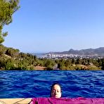 Third pic of Merry_Pie Cam recording: ENJOY my NAKED swim 
    






