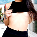 Second pic of Avery Black In Heat