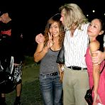 First pic of White dude enjoying his Thai hookers