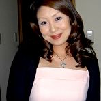 First pic of Kimono babe shows off her hairy goods