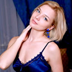 First pic of Hilary Wind Blonde With a Cute Tushy