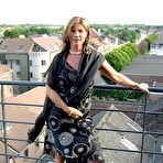 First pic of WifeBucket | Nude wives over 40, real MILF sluts, even swingers!