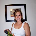 First pic of Kinky Amateur Milf Fucking Her Vegetables