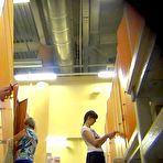 Second pic of Shower Spy Cameras: Real voyeur HD vidoeos from public shower rooms