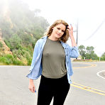 Third pic of Lisey Sweet Milf in Leggings