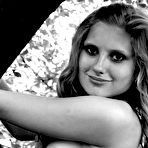 Second pic of Juicy Girlfriends. Enjoy Private Sex Tapes and Amateur Photos.