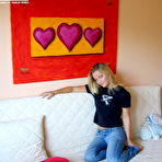 First pic of Juicy Girlfriends. Enjoy Private Sex Tapes and Amateur Photos.