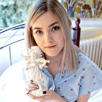 First pic of Eva Elfie Pale Hottie