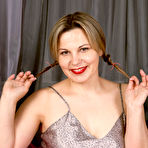 First pic of Ellariya Rose Thick Housewife