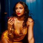 Second pic of Jordan Emanuel shows her natural boobs for you