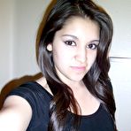 First pic of PetiteLover Mobile - Free Selena Mobile Gallery