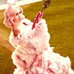 Second pic of MILEY SPANKED  … AND IT’S EGGS-CELLANT – Tabloid Nation
