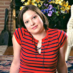 Fourth pic of Hallie in Hallie in latinas