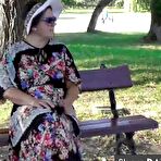 First pic of Showing the hairy pussy in the park &raquo; PornoReino.com