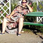 Fourth pic of Showing the hairy pussy in the park &raquo; PornoReino.com