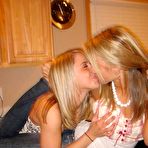 Fourth pic of Lesbian college girls (12 pics)