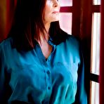 First pic of Thick older lady stands naked after stripping off blouse and skirt - PornPics.com