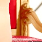 Second pic of Naked Queen Video - The Pornstar