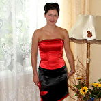 First pic of WifeBucket | Nude wives over 40, real MILF sluts, even swingers!