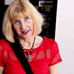 Second pic of Hairy American housewife | The Hairy Lady Blog