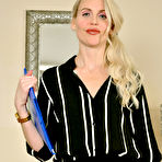 First pic of Lexi Lou Leggy Milf in Stockings