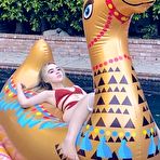 Second pic of Sabrina Carpenter Shaking Her Tight Teen Ass